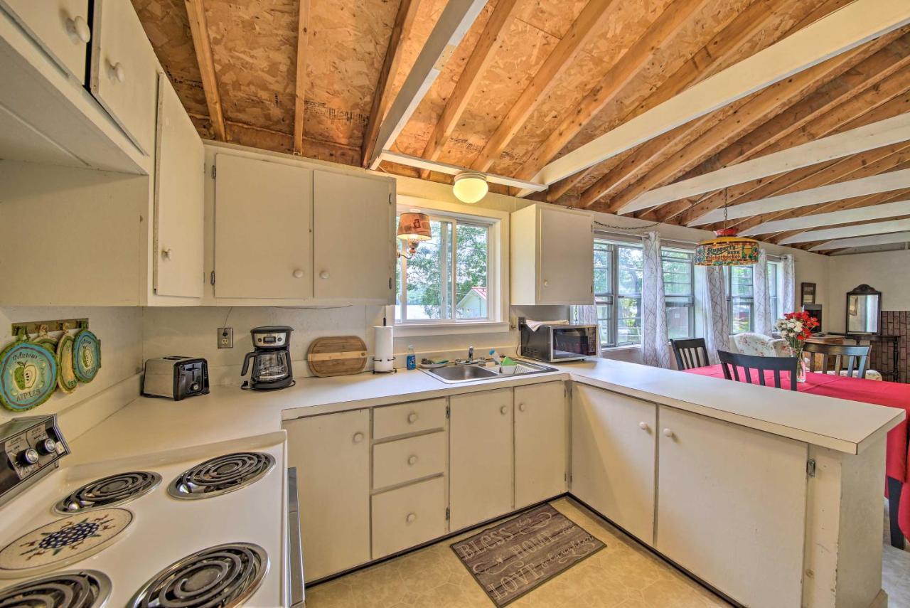 Rustic Retreat Across From Lake Family Friendly! Union Eksteriør bilde