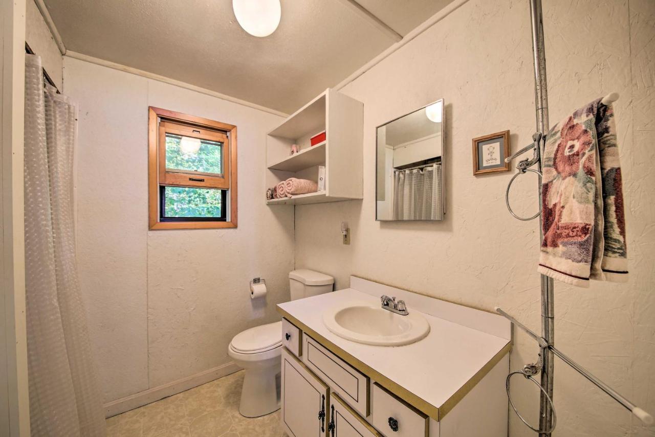 Rustic Retreat Across From Lake Family Friendly! Union Eksteriør bilde